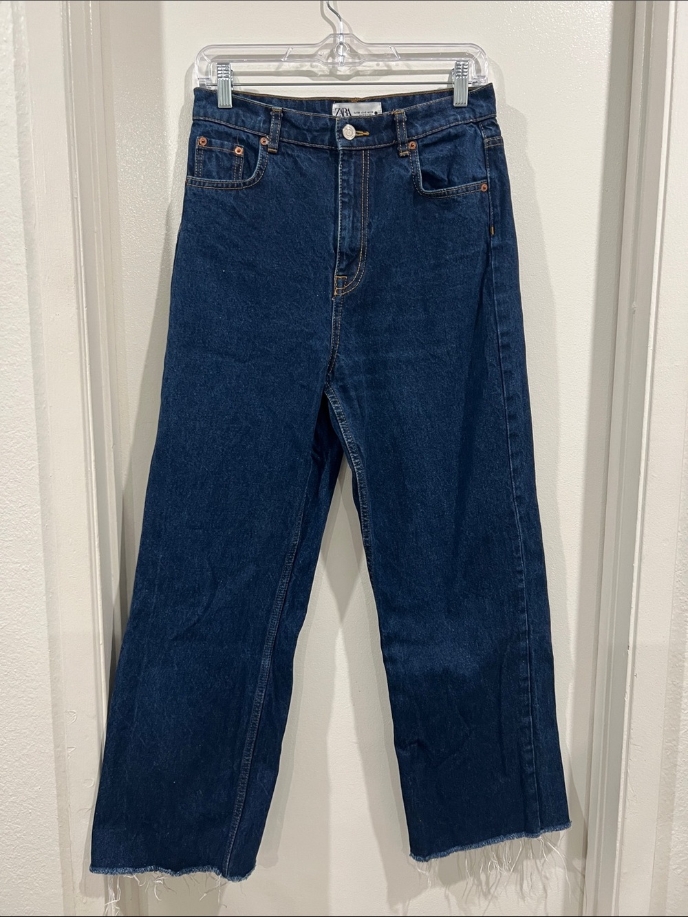 Zara High-Rise Wide Straight Jeans in Dark Indigo Raw Hem Size 6